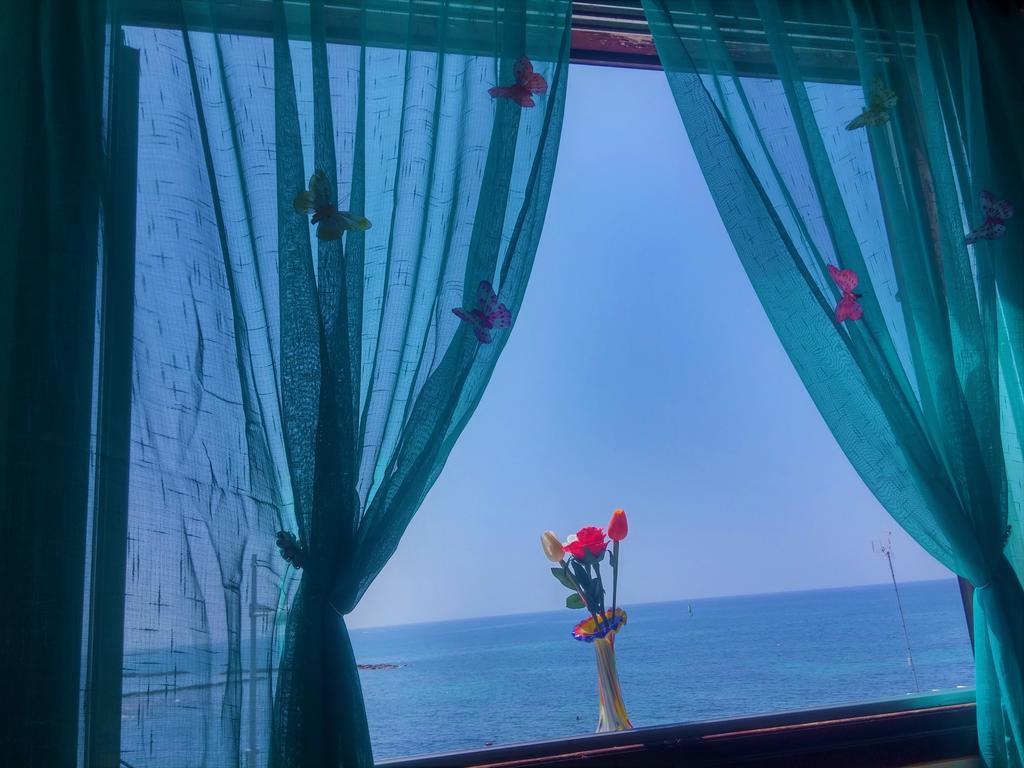 777 Beach Guesthouse Paphos 外观 照片
