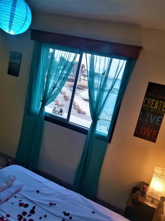 777 Beach Guesthouse Paphos 外观 照片