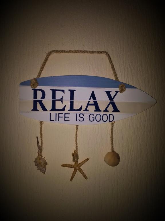 777 Beach Guesthouse Paphos 外观 照片