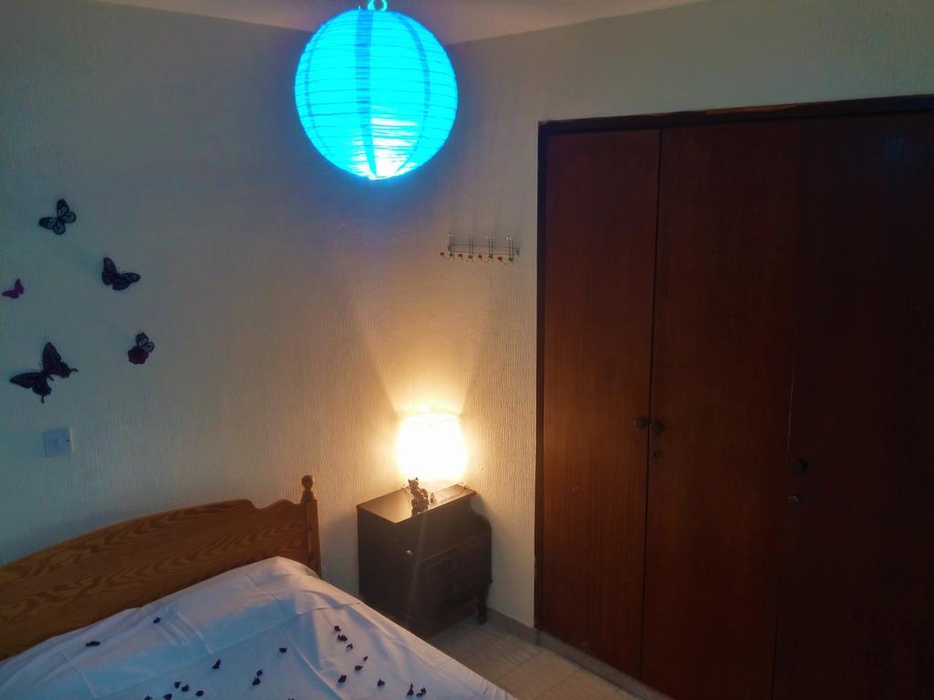 777 Beach Guesthouse Paphos 外观 照片