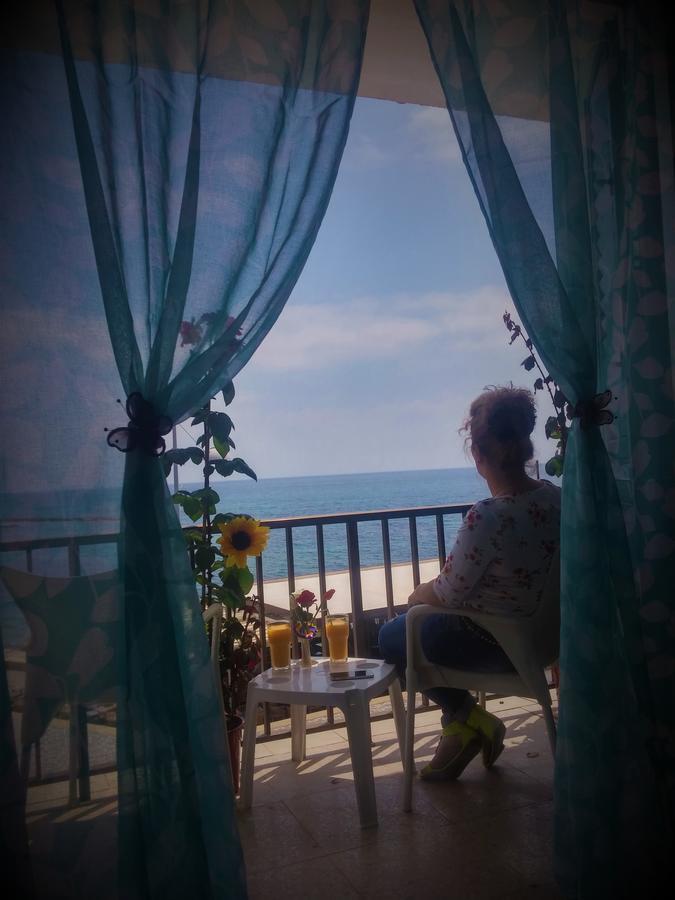 777 Beach Guesthouse Paphos 外观 照片