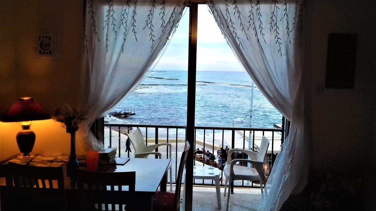 777 Beach Guesthouse Paphos 外观 照片