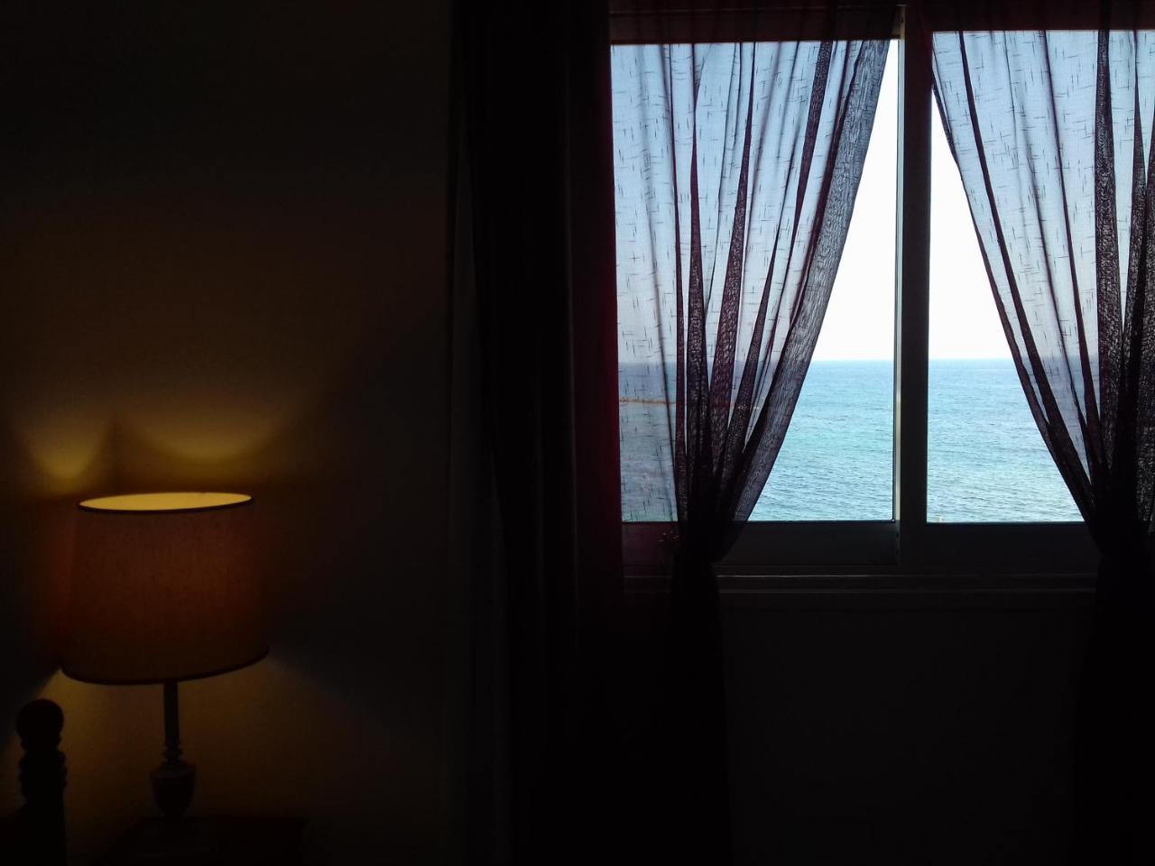 777 Beach Guesthouse Paphos 外观 照片