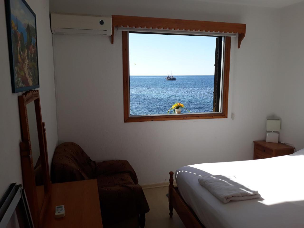 777 Beach Guesthouse Paphos 外观 照片